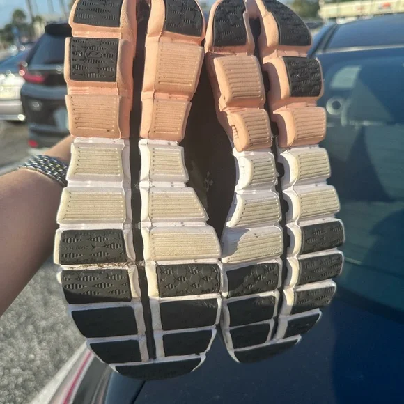 On Cloud Running Women’s Gray Athletic Shoes - Picture 3 of 4